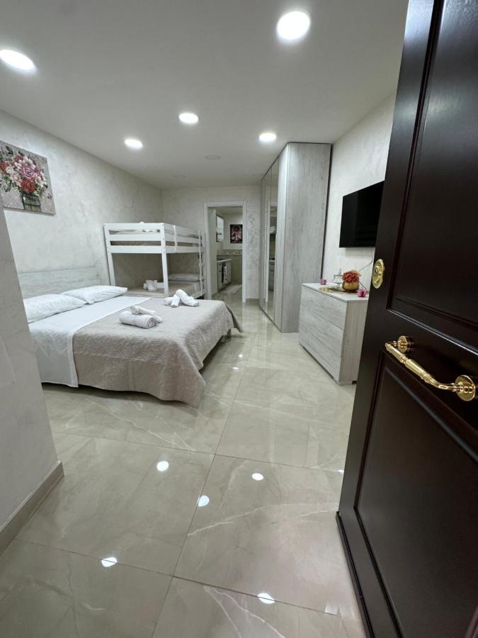 Chloehouse Apartment Napoli Bagian luar foto