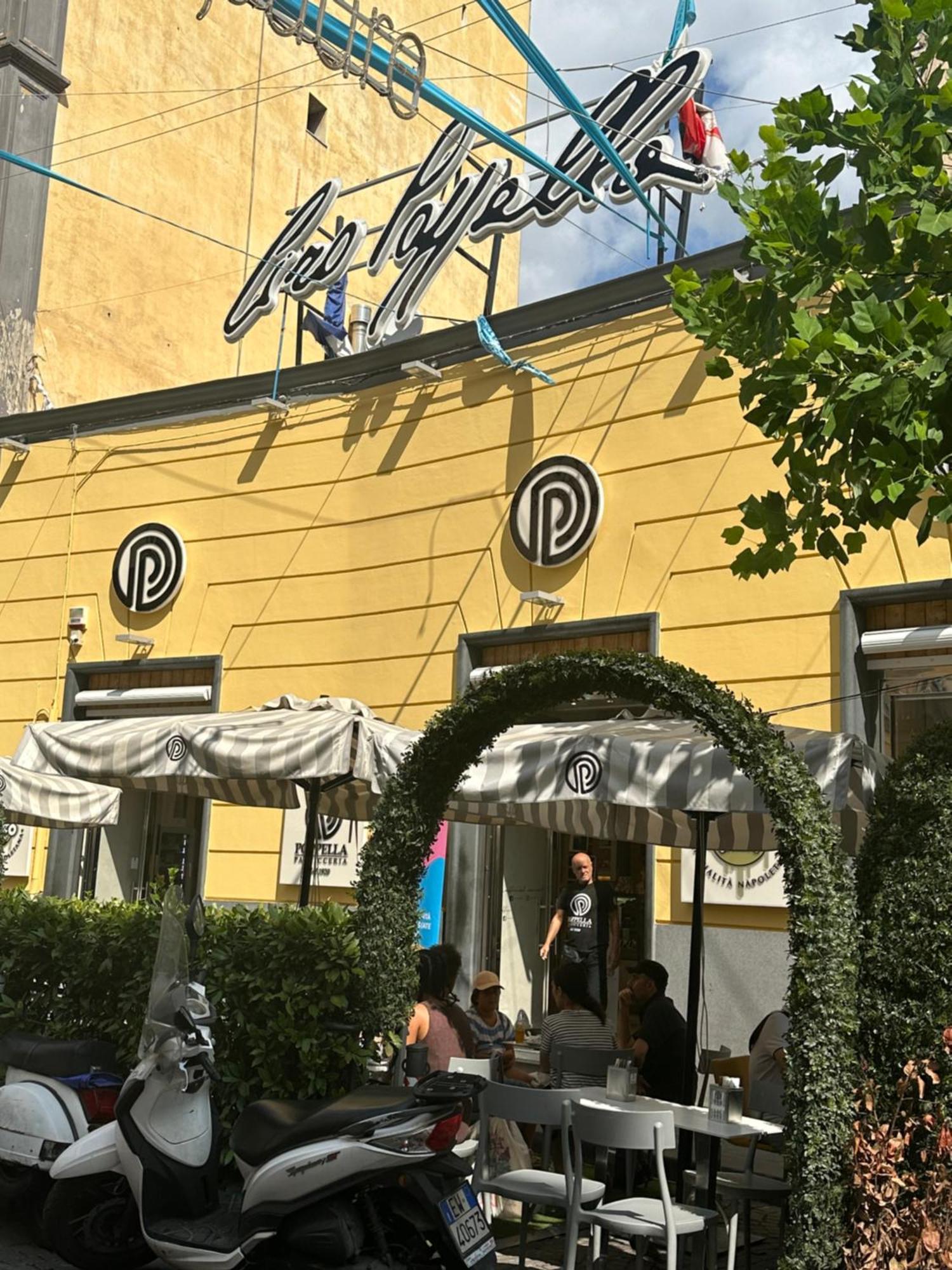 Chloehouse Apartment Napoli Bagian luar foto